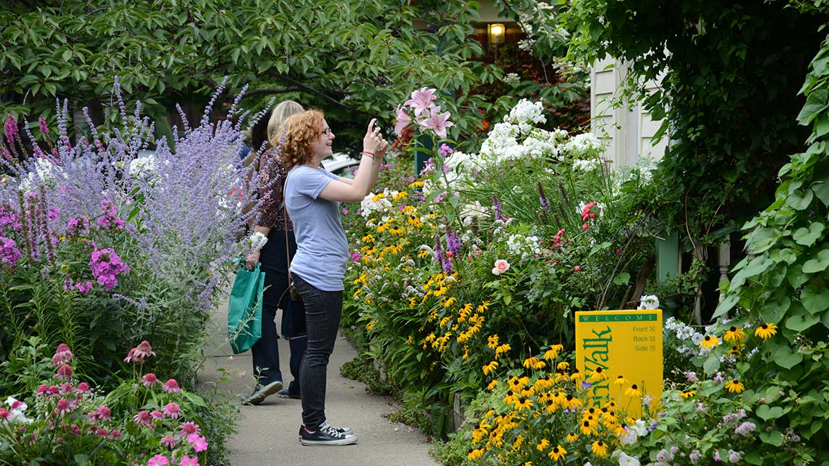 Visitors love Buffalo-style gardens