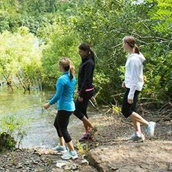 hiking-Devils-Hole-State-Park