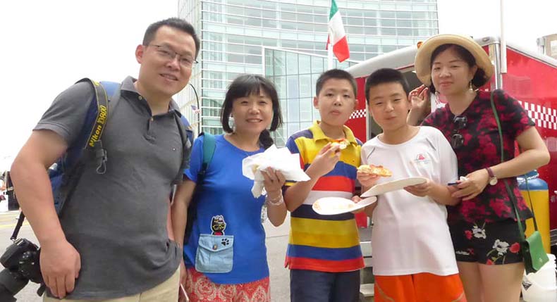 Hongpei & Huamei and their children