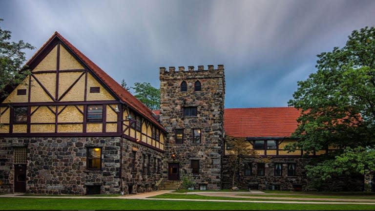 Roycroft-Campus_F75EA902-A0DD-43DD-B74150F90547B208_e7cd7d74-ece8-4279-be1f2989f730e366.jpg