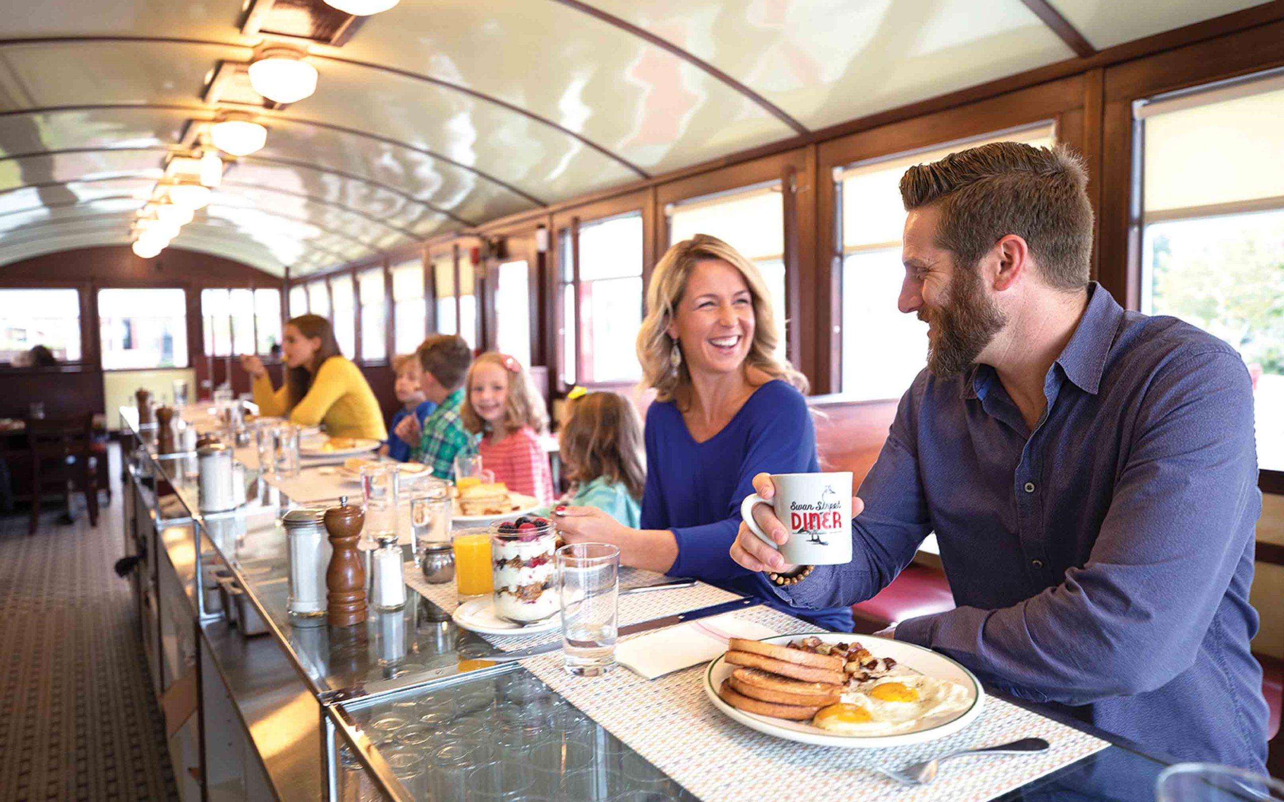 Swan-St-Diner-Grant-Taylor-1600x1000