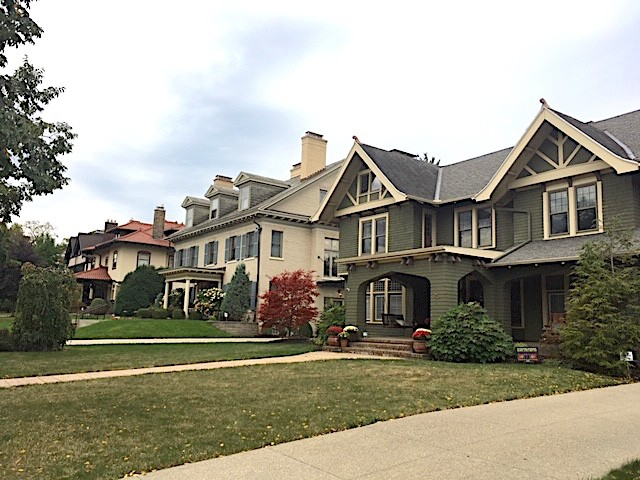 Lincoln Parkway Walking Tour 10AM