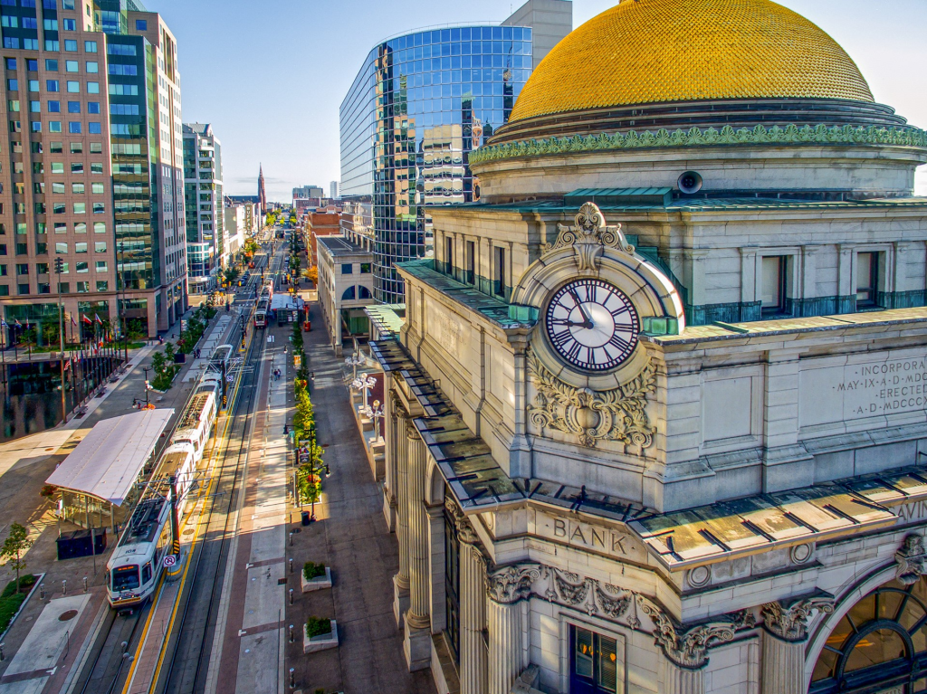 Downtown Icons &amp; Hidden Treasures Walking Tour 1pm